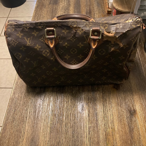 Louis Vuitton purse - Picture 1 of 4